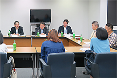 座談会