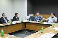 座談会