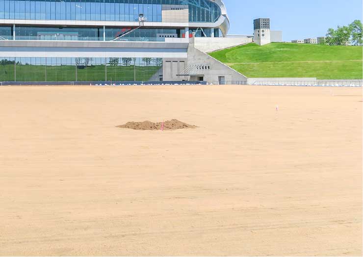 ステージ中央部に集められた砂