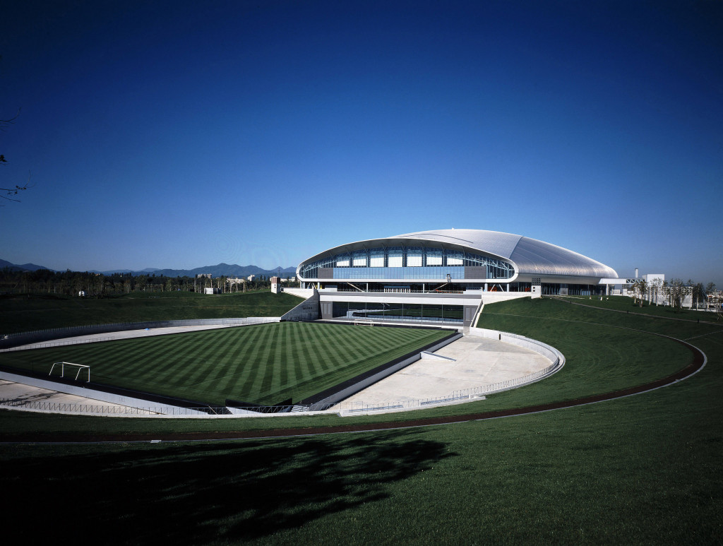 オープンアリーナのホヴァリングサッカーステージ